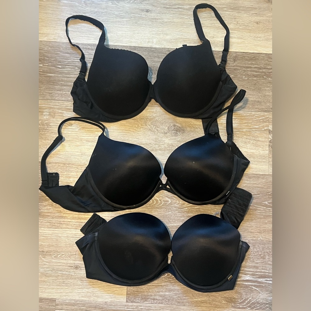 Victoria's Secret push up bras 34 DD • 2 regular bras and 1 strapless bra